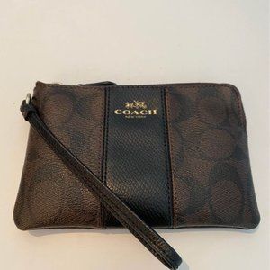 Coach | Zip Wristlet Wallet